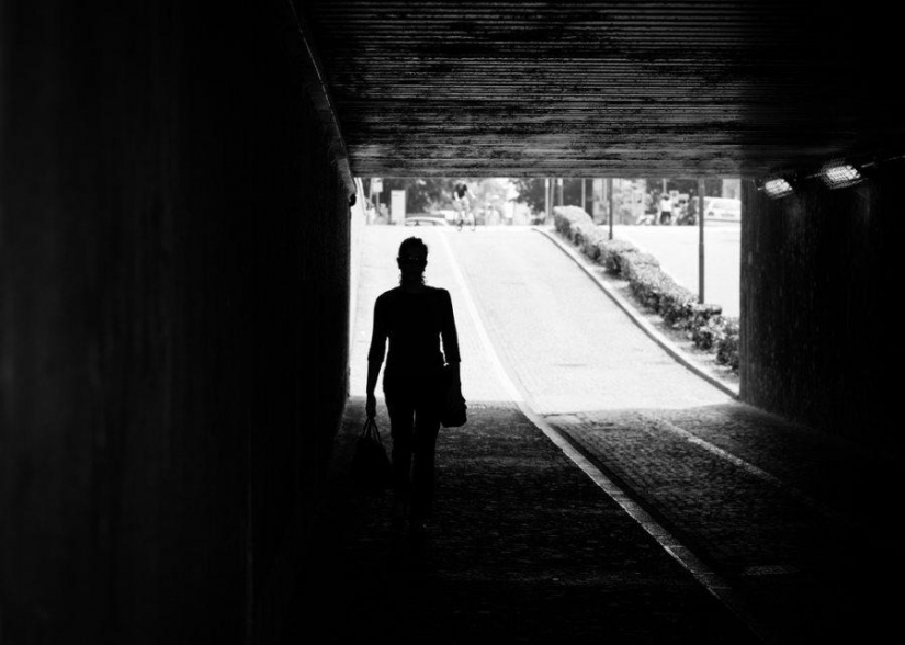 Black and white magic street portraits Giulio Magnifico