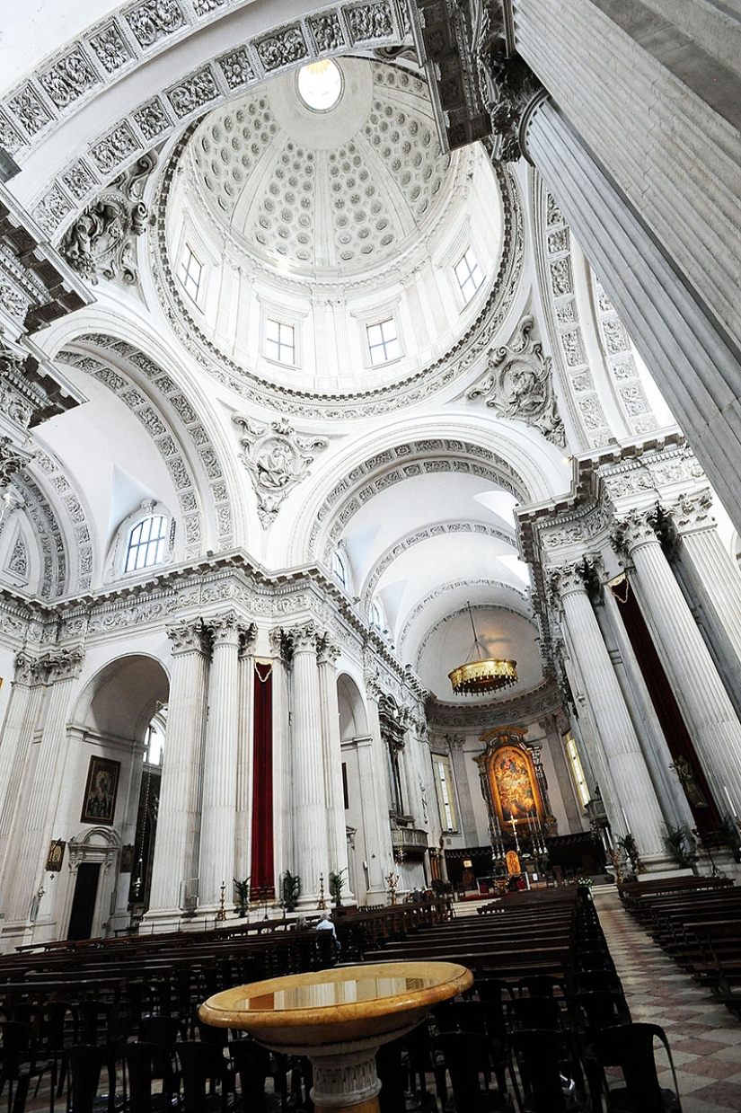 Brescia — la ciudad al pie de las colinas