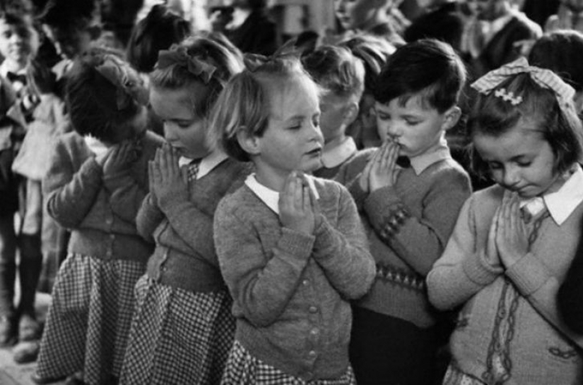 Brilliant pictures of a pioneer of photojournalism Kurt Hutton