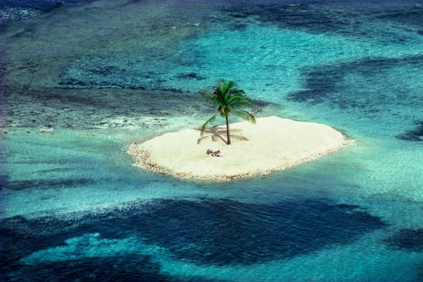 British Earl and controversial photographer