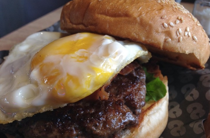 Burger: la historia de la comida tomó al mundo por la tormenta Burger: la historia de la comida tomó al mundo por la tormenta