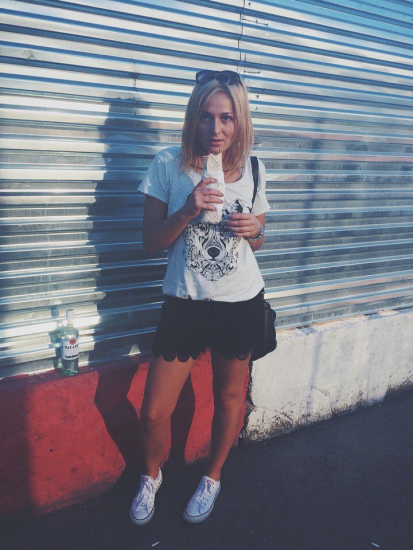 Chicas hermosas y Shawarma: ¿qué podría ser mejor?