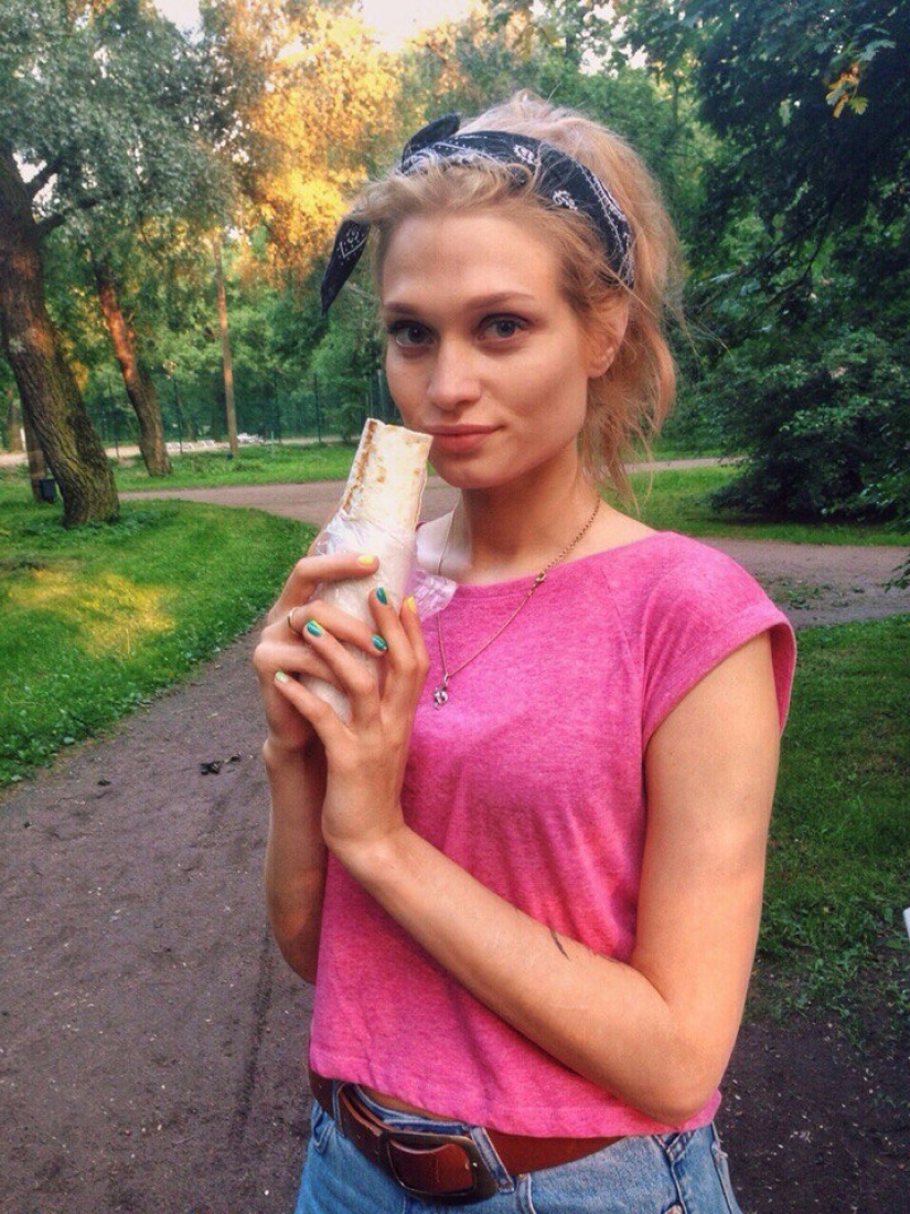 Chicas hermosas y Shawarma: ¿qué podría ser mejor?