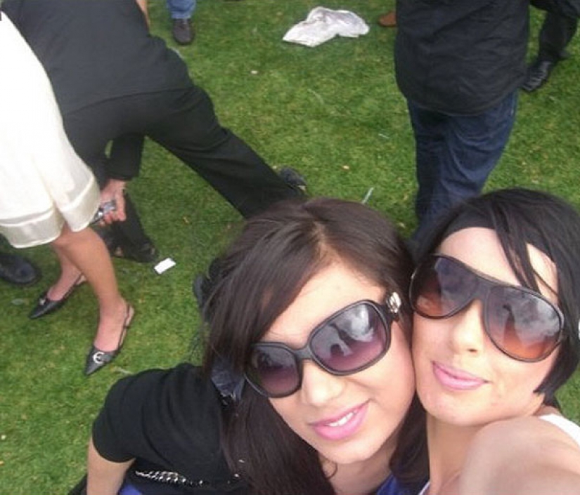 Citizens, check your selfie, before you share them online!