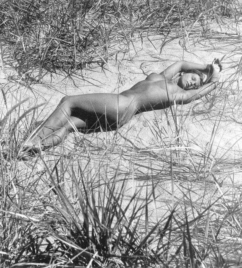 Classic erotica from the Soviet Lithuanian photographer Rimantas Dichavicius