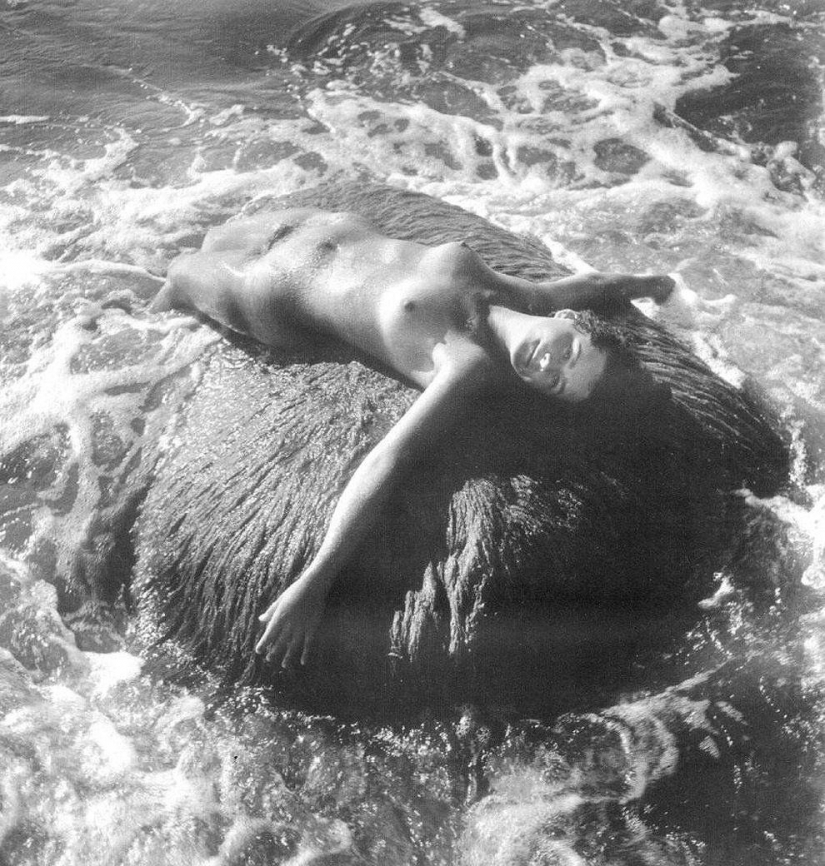 Classic erotica from the Soviet Lithuanian photographer Rimantas Dichavicius