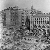 Como antes, se mudó a la casa en Moscú