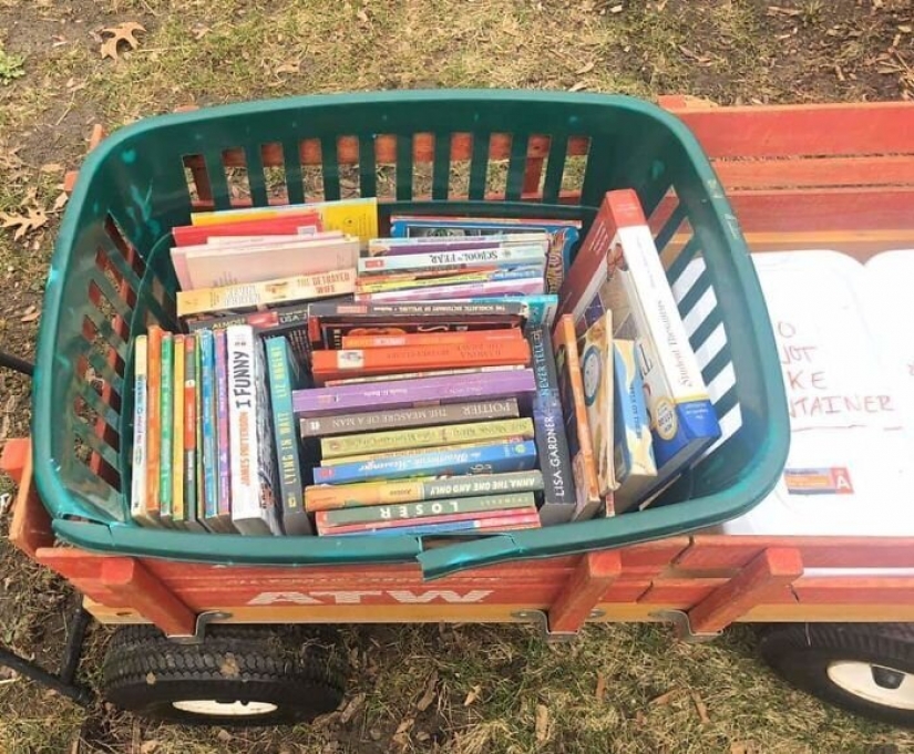 Como Estadounidenses ayudar a nuestros vecinos en una pandemia: un rastrillo benéfico para los vecinos Como Estadounidenses ayudar a nuestros vecinos en una pandemia: un rastrillo benéfico para los vecinos