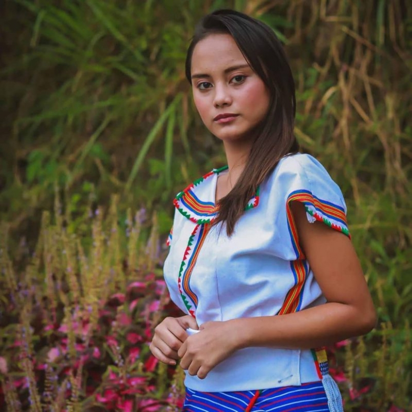 Como una niña, a mendigar en la calle, de repente se convirtió en un modelo de