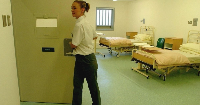Confessions of a prison doctor: what happens in the largest female prison in Europe