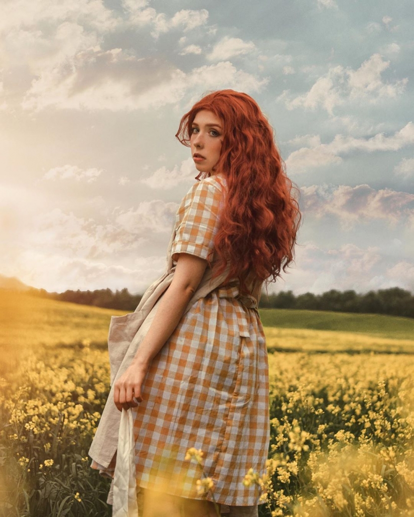 Cottagecore: Girls in dresses retro at the backdrop of rural idyll — a new trend of social networks Cottagecore: Girls in dresses retro at the backdrop of rural idyll — a new trend of social networks