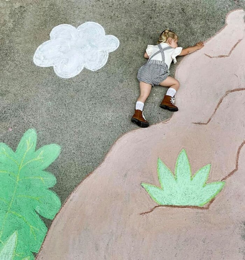 Crayons and imagination: cute pictures of magical worlds that my mom created for daughters in quarantine Crayons and imagination: cute pictures of magical worlds that my mom created for daughters in quarantine