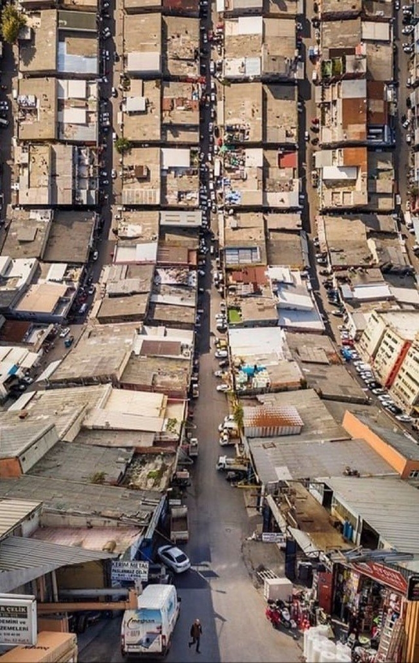 Curved Istanbul in the spirit of the movie "inception" Curved Istanbul in the spirit of the movie "inception"