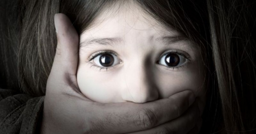 De 12 años dio a luz a los gemelos desde el abusador debido a la negación del aborto legal