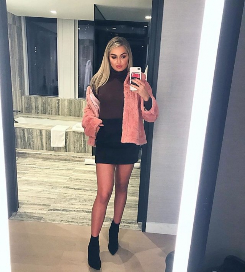 De 62 años, Dolph Lundgren casa de 24 años, Emma Crandal