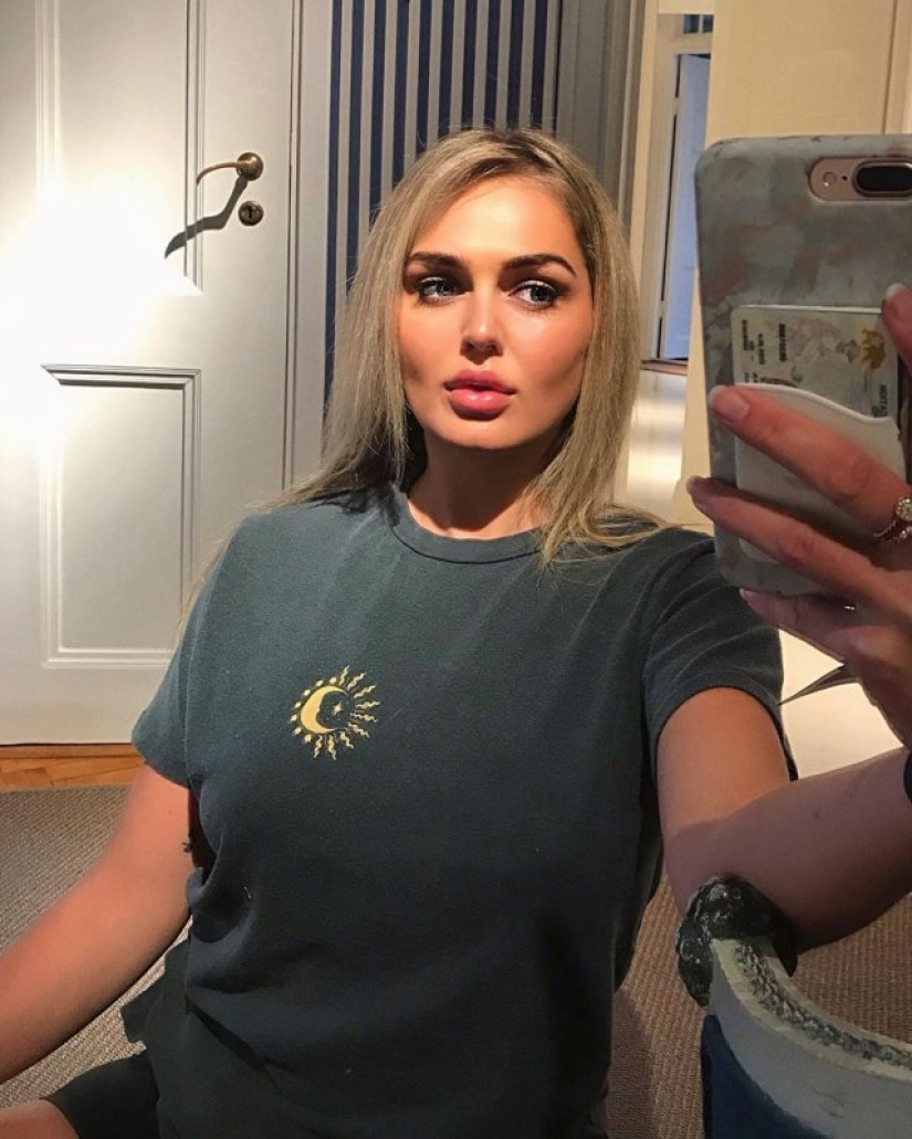 De 62 años, Dolph Lundgren casa de 24 años, Emma Crandal