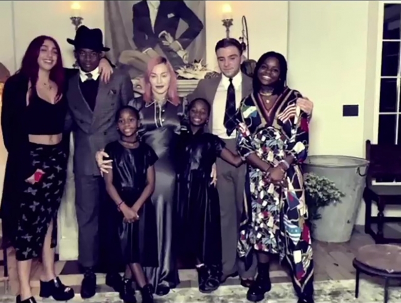 De 62 años, Madonna hizo su primer tatuaje, dedicando a sus hijos