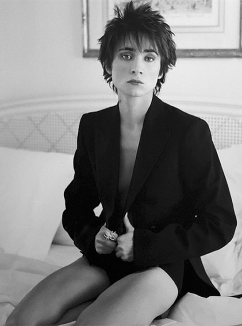 De patito feo a rock diva: cómo cambiar Zemfira año tras año De patito feo a rock diva: cómo cambiar Zemfira año tras año