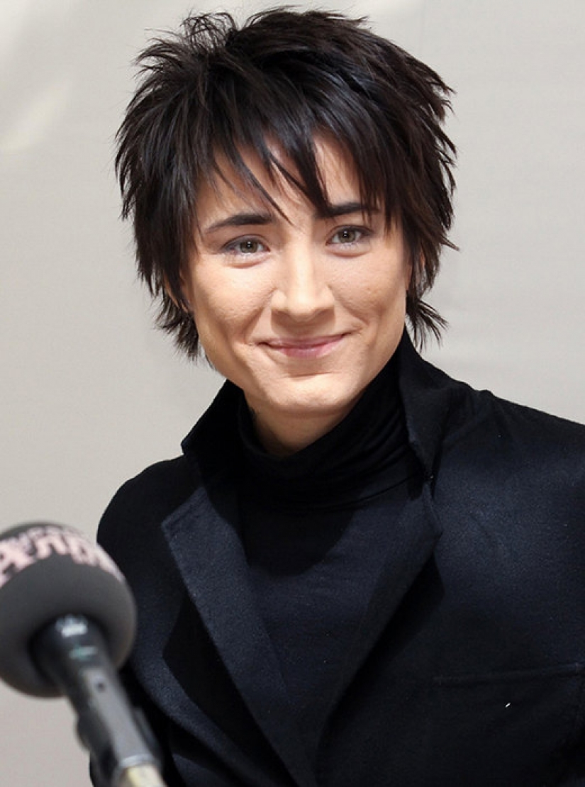 De patito feo a rock diva: cómo cambiar Zemfira año tras año De patito feo a rock diva: cómo cambiar Zemfira año tras año