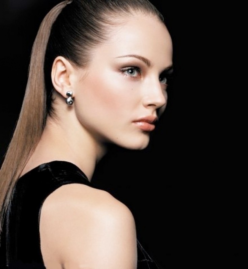 Deadly beauty: the 12 models who committed suicide