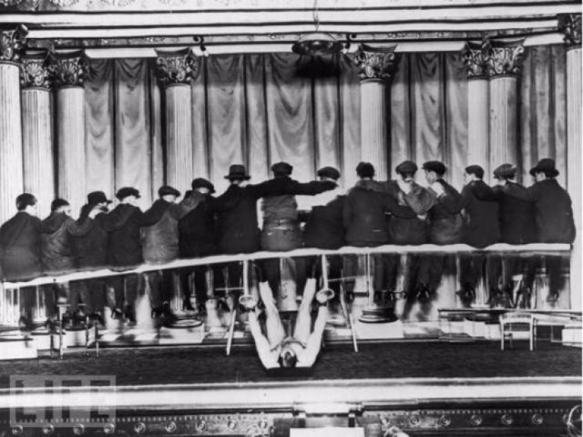 Death defying crazy stunts in retrofuture