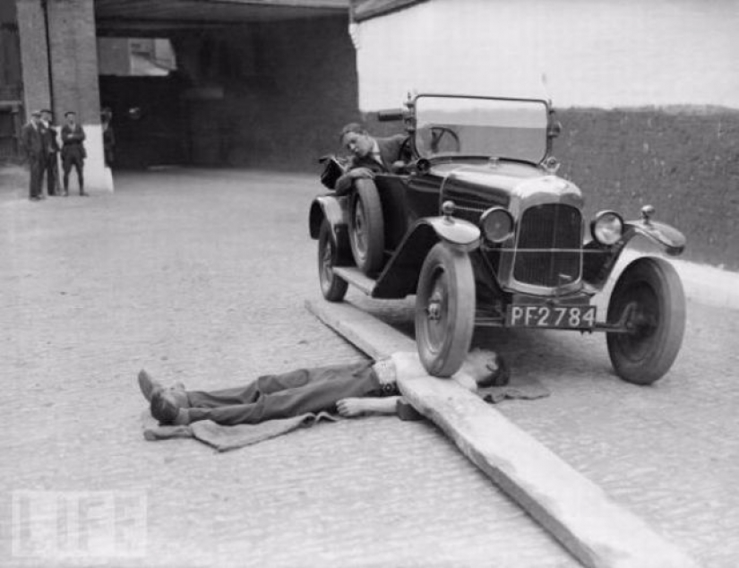 Death defying crazy stunts in retrofuture