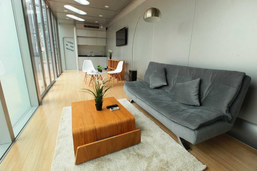 Dentro de las baratas, pequeñas y hermosas casas del futuro, donde todavía esperamos