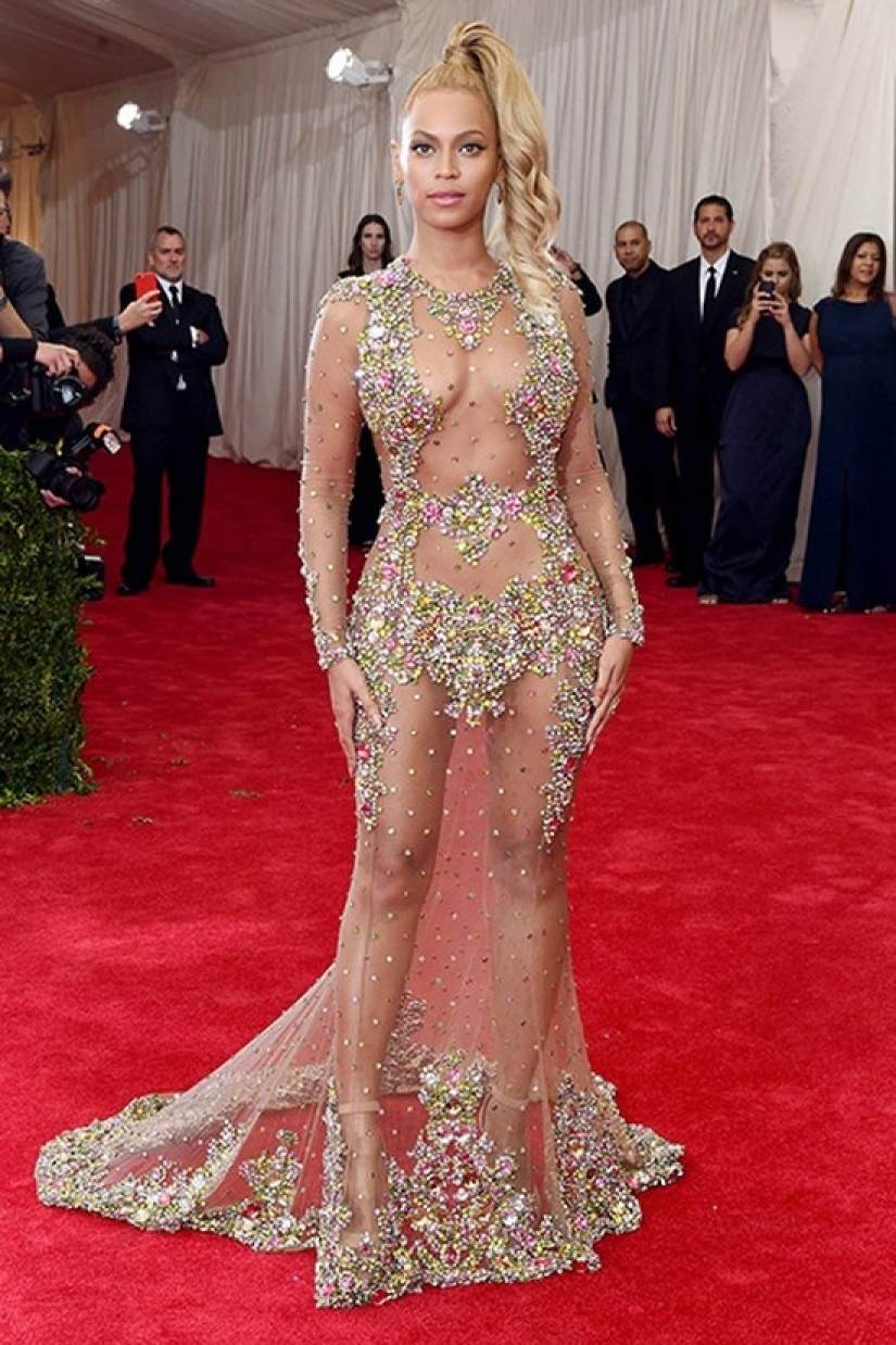 "Desnudo" vestidos de las estrellas: la mayoría de los extravagantes atuendos de las celebridades en la historia, desde Marilyn Monroe y Barbra Streisand a beyoncé y Madonna "Desnudo" vestidos de las estrellas: la mayoría de los extravagantes atuendos de las celebridades en la historia, desde Marilyn Monroe y Barbra Streisand a beyoncé y Madonna