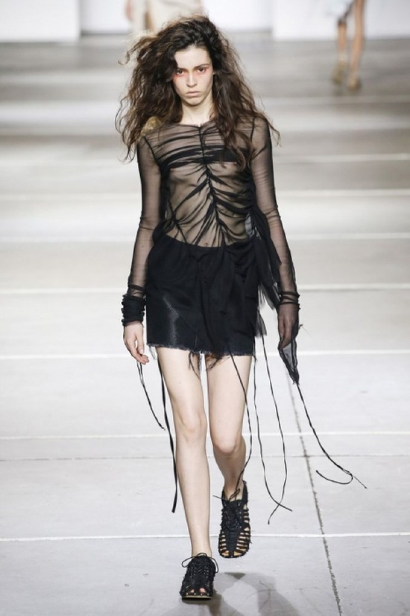 "Desnudo" vestidos de las estrellas: la mayoría de los extravagantes atuendos de las celebridades en la historia, desde Marilyn Monroe y Barbra Streisand a beyoncé y Madonna "Desnudo" vestidos de las estrellas: la mayoría de los extravagantes atuendos de las celebridades en la historia, desde Marilyn Monroe y Barbra Streisand a beyoncé y Madonna