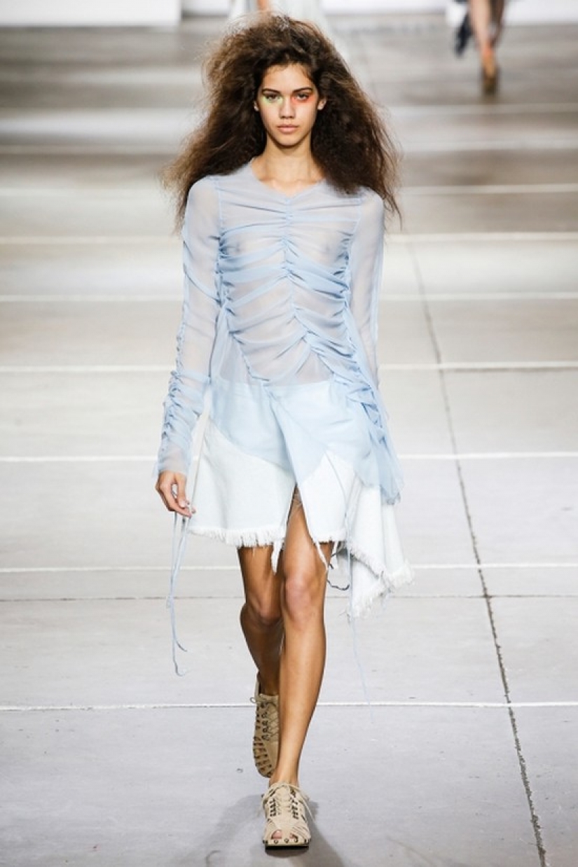 "Desnudo" vestidos de las estrellas: la mayoría de los extravagantes atuendos de las celebridades en la historia, desde Marilyn Monroe y Barbra Streisand a beyoncé y Madonna "Desnudo" vestidos de las estrellas: la mayoría de los extravagantes atuendos de las celebridades en la historia, desde Marilyn Monroe y Barbra Streisand a beyoncé y Madonna