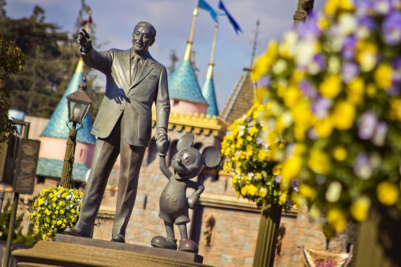 Disneyland — the magical world where adults turn into children Disneyland — the magical world where adults turn into children