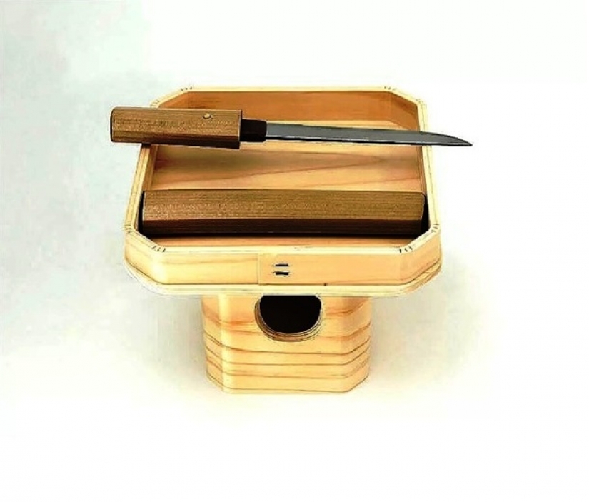 Don't throw people dolls: in Japan you can order the funeral sex toys