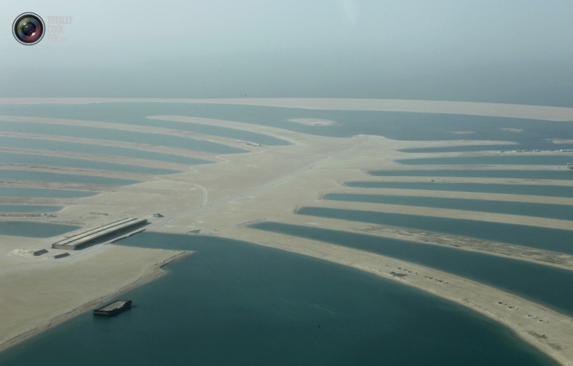 Dubai desde la altura de vuelo de los pájaros Dubai desde la altura de vuelo de los pájaros