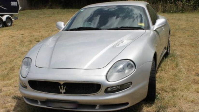 "El Banco accidentalmente me dio el crédito por 2 millones y yo pasamos en strippers y los coches"