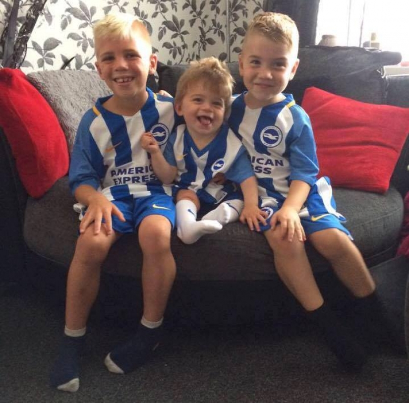 El bebé nació con el cabello grueso. Cómo se ve después de 4 años? El bebé nació con el cabello grueso. Cómo se ve después de 4 años?