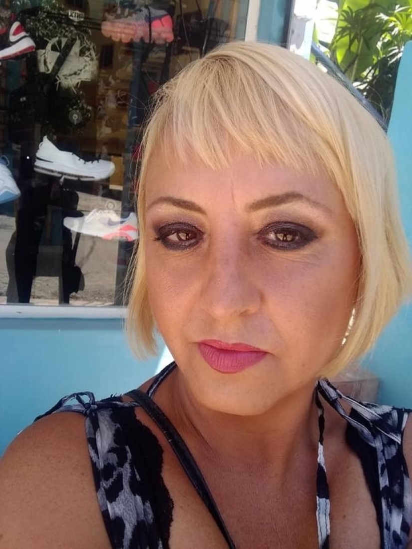 El Británico gastado todo mi dinero en un joven amante y ahora vive en una choza en la isla, incapaces de volar a casa