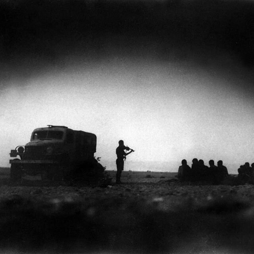 El chico de Riga da vida a un viejo Soviética de la foto, lo que les obliga a moverse