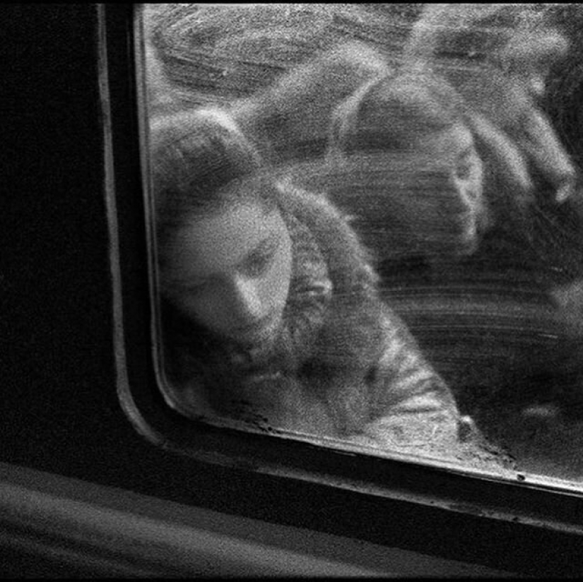 El chico de Riga da vida a un viejo Soviética de la foto, lo que les obliga a moverse