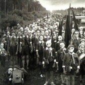 El chico de Riga da vida a un viejo Soviética de la foto, lo que les obliga a moverse