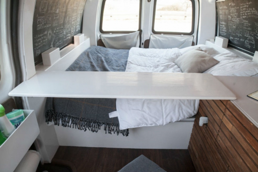 El Director se volvió una herrumbroso camioneta en un Estudio móvil y ahora está trabajando a donde quiero