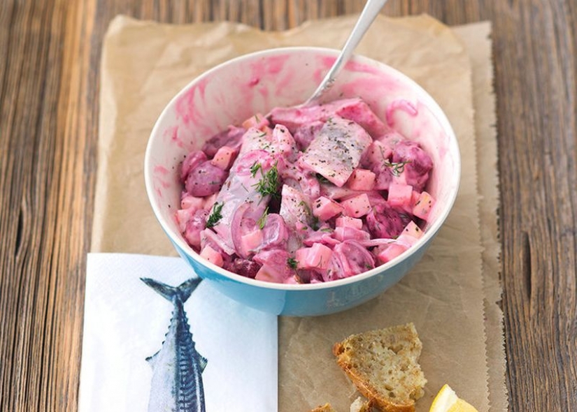 El origen de doctorado de la salchicha y el arenque bajo el abrigo de pieles: 10 inesperado de los hechos acerca de los alimentos conocidos