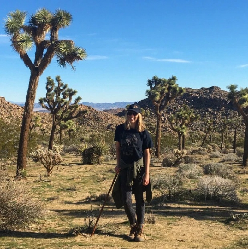 El otoño y la Epifanía: el periodista se vio obligado a beber su propia orina para sobrevivir en el desierto