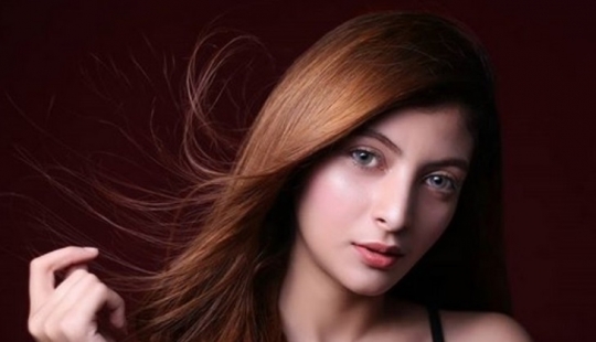 Ella decidió vender su virginidad por el bien de la lucha contra el coronavirus, pero fue condenado Ella decidió vender su virginidad por el bien de la lucha contra el coronavirus, pero fue condenado