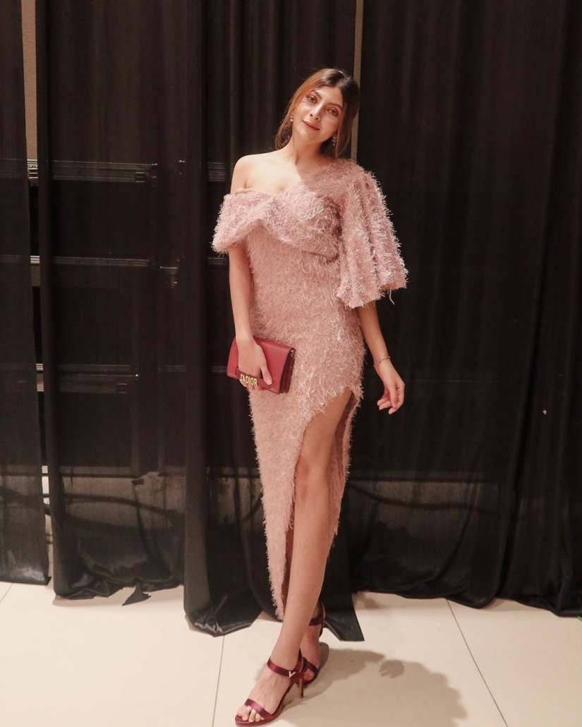 Ella decidió vender su virginidad por el bien de la lucha contra el coronavirus, pero fue condenado