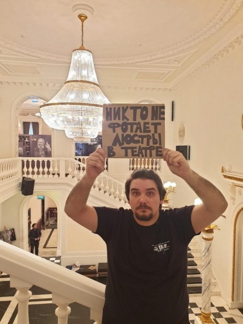 Employees of Russian institutions of culture launched the "bored" quarantine flashmob Employees of Russian institutions of culture launched the "bored" quarantine flashmob