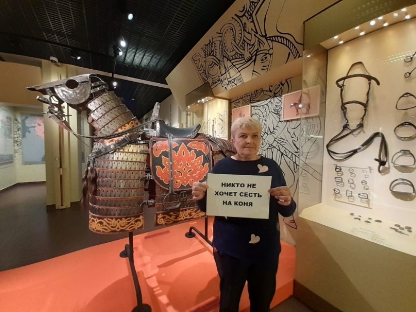 Employees of Russian institutions of culture launched the "bored" quarantine flashmob Employees of Russian institutions of culture launched the "bored" quarantine flashmob