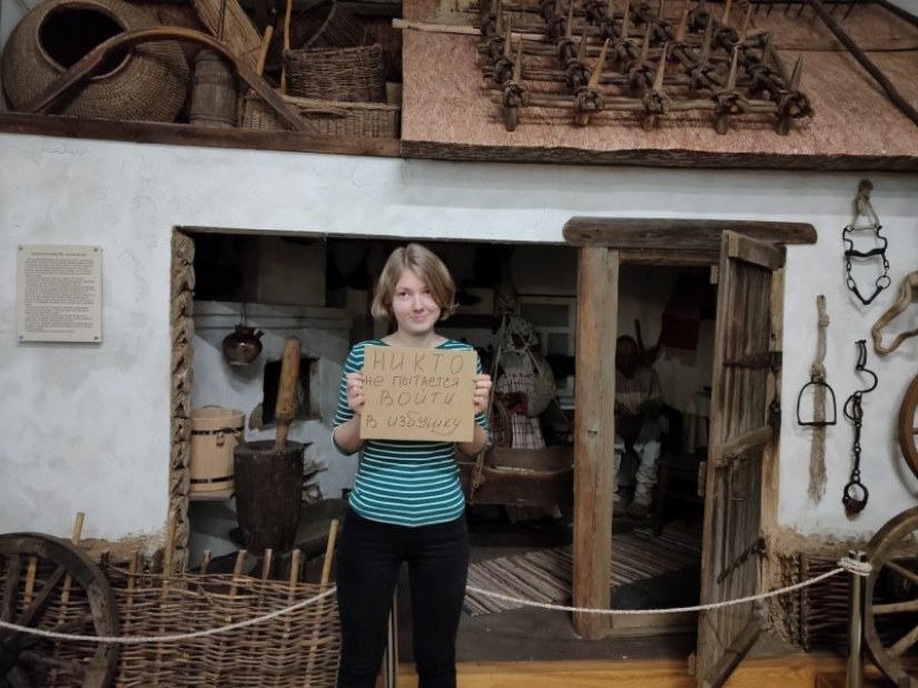 Employees of Russian institutions of culture launched the "bored" quarantine flashmob Employees of Russian institutions of culture launched the "bored" quarantine flashmob