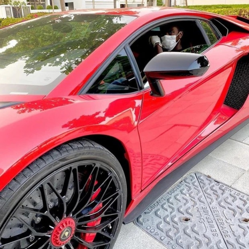 En el estilo: los niños ricos en el diseño de las máscaras, que se gloríe en el auto-aislamiento en villas de lujo