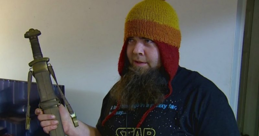 En los Estados unidos jugadora de rol luchó hacha de batalla de irrumpieron en la casa de delincuentes armados