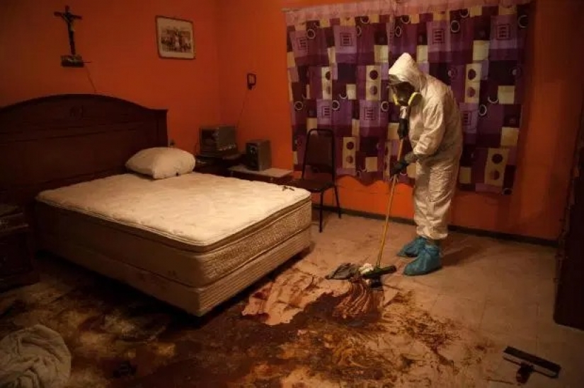 Enterrando la verdad: la primera en México limpiador de escenas de crimen, habló acerca de su trabajo sucio